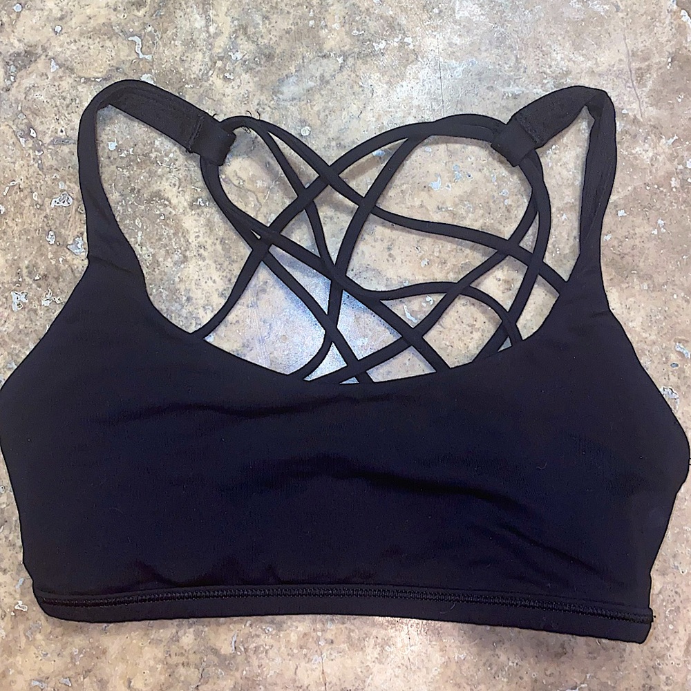 Lululemon Free to Be Wild Sports bra size 4 BLACK